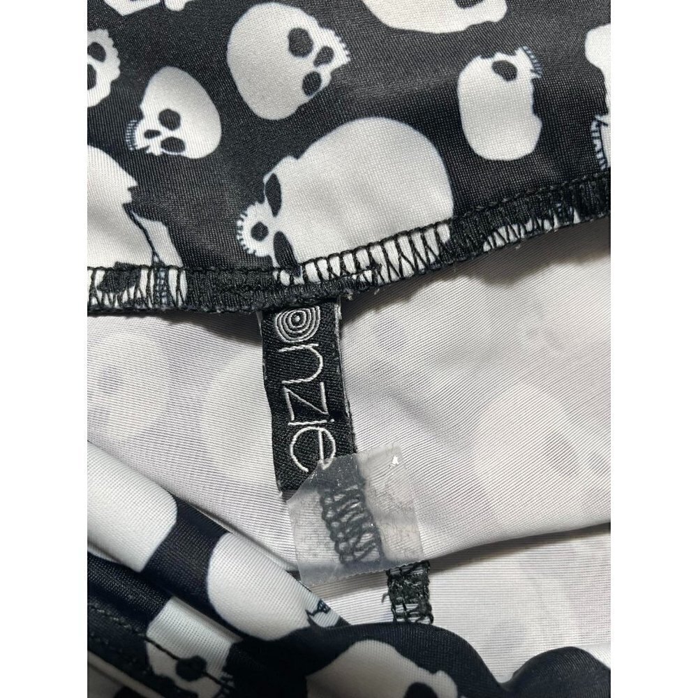 Onzie Size XS Leggings Cropped Skulls Halloween October Fall - Picture 3 of 4